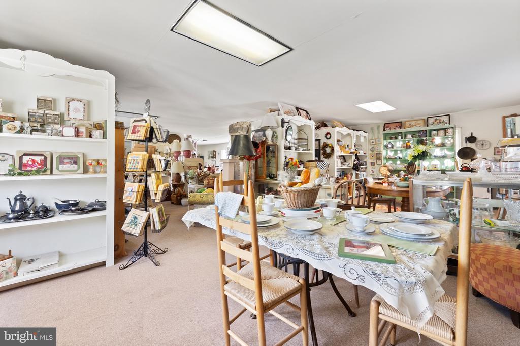 3357 RICHMOND HIGHWAY