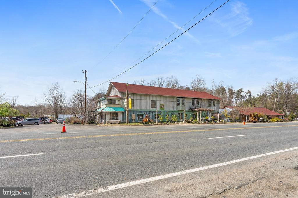 3357 RICHMOND HIGHWAY