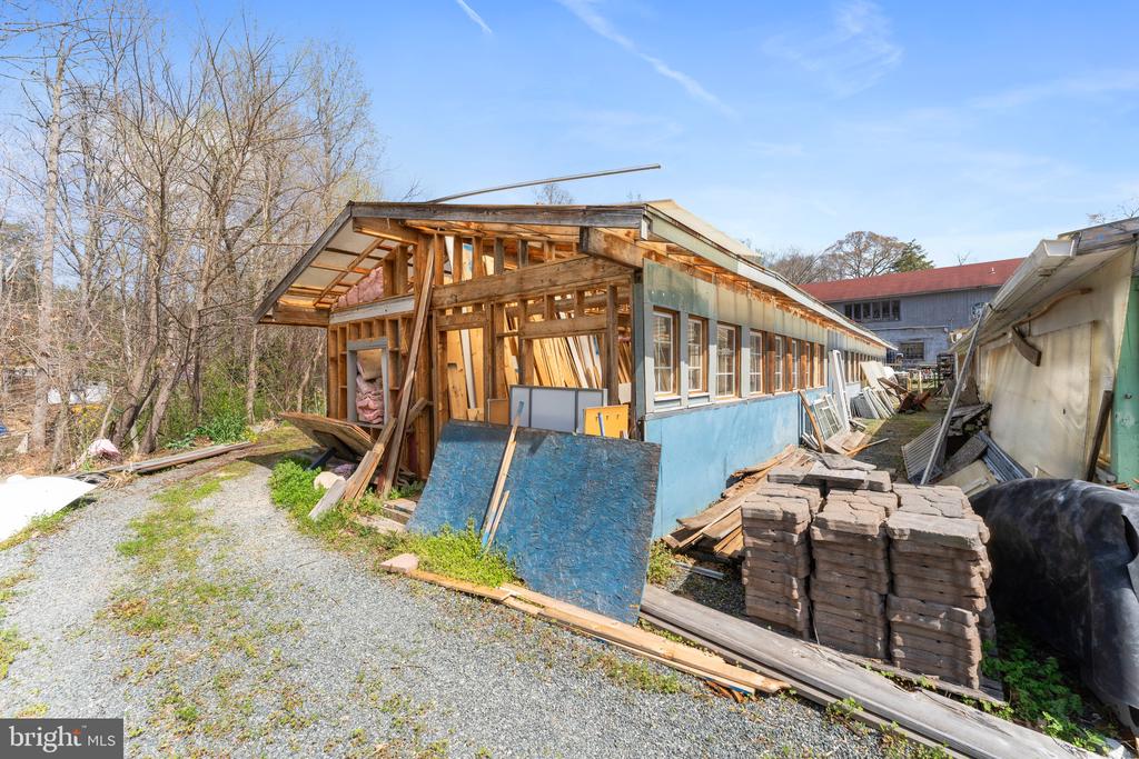 3357 RICHMOND HIGHWAY