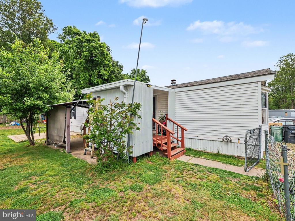 28 COURAGE LN