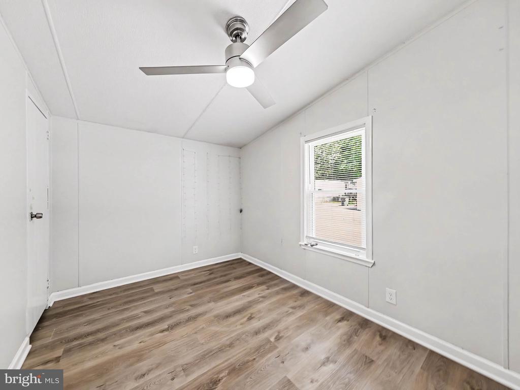 28 CASTLE CT