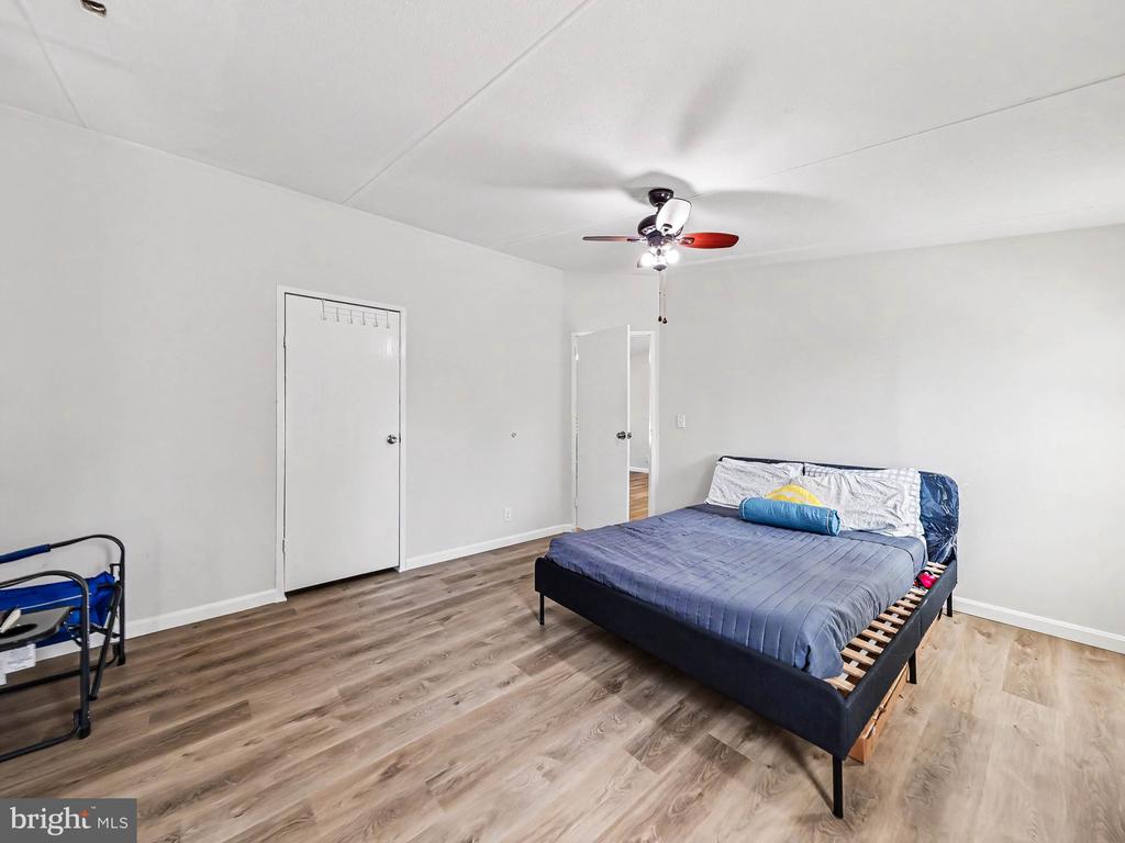 28 CASTLE CT