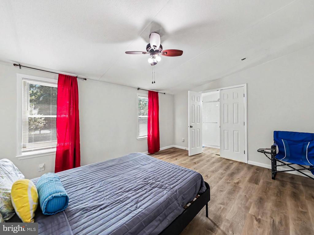 28 CASTLE CT