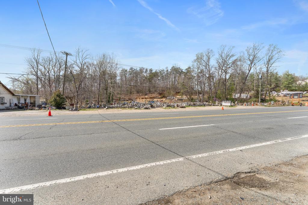 T.M. 21A-1-27, RICHMOND HWY