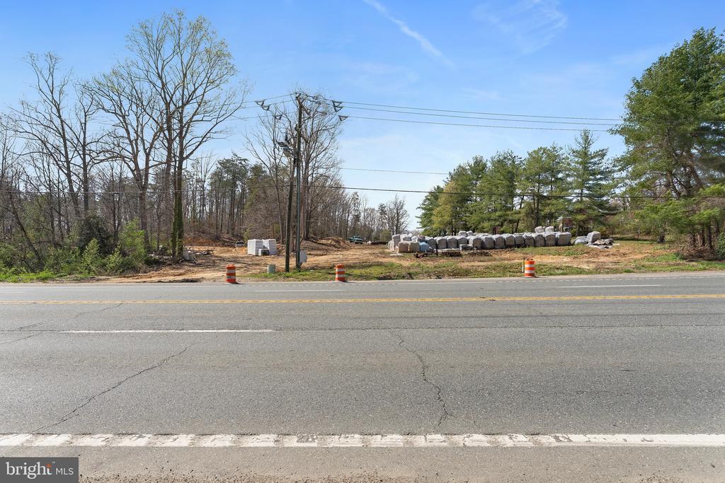 T.M. 21A-1-27, RICHMOND HWY