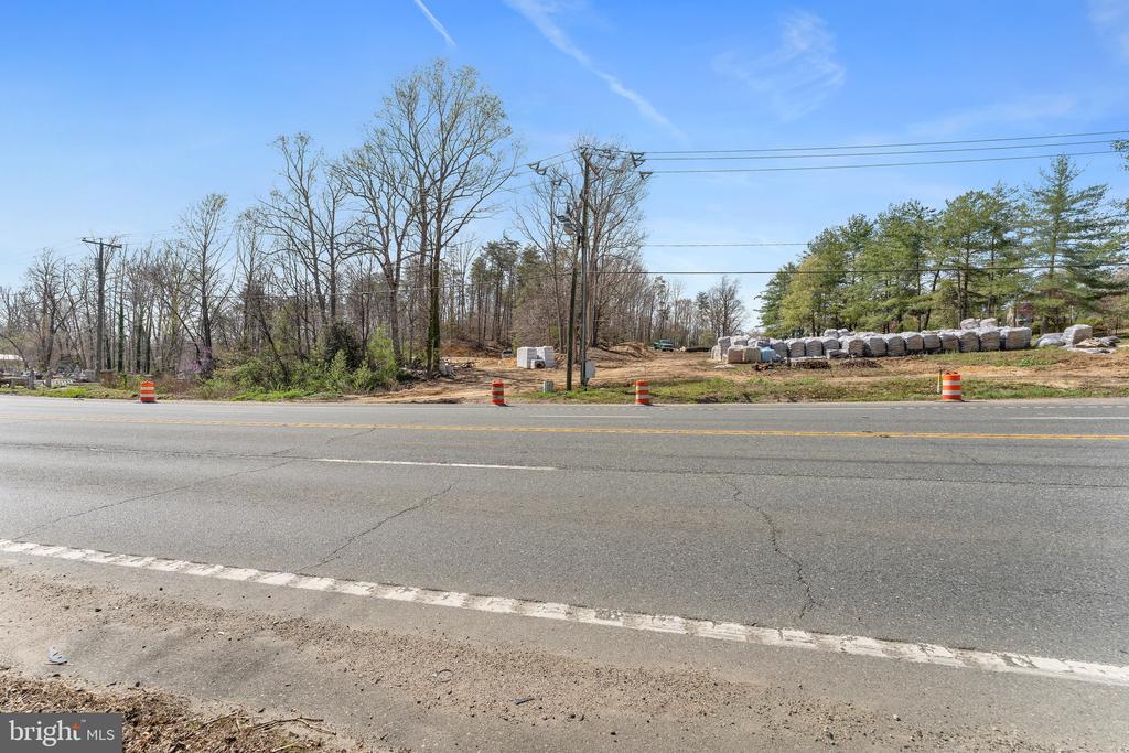 T.M. 21A-1-27, RICHMOND HWY