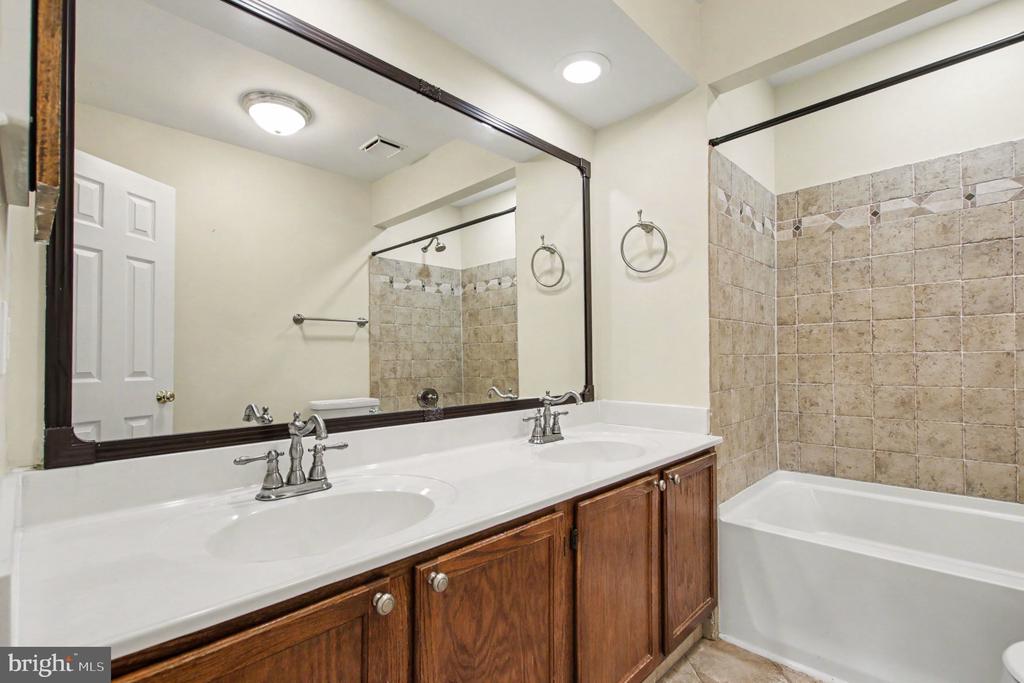 504 PROVIDENCE ST Unit: 504