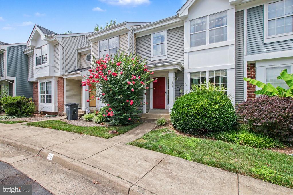 504 PROVIDENCE ST Unit: 504