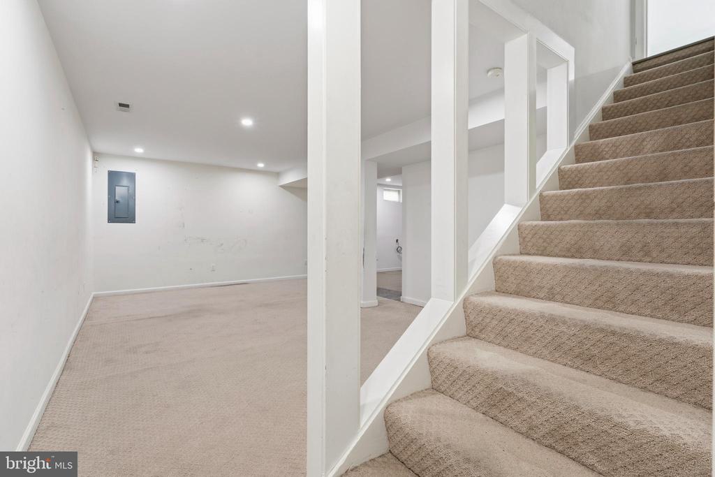 33 JADE DRIVE