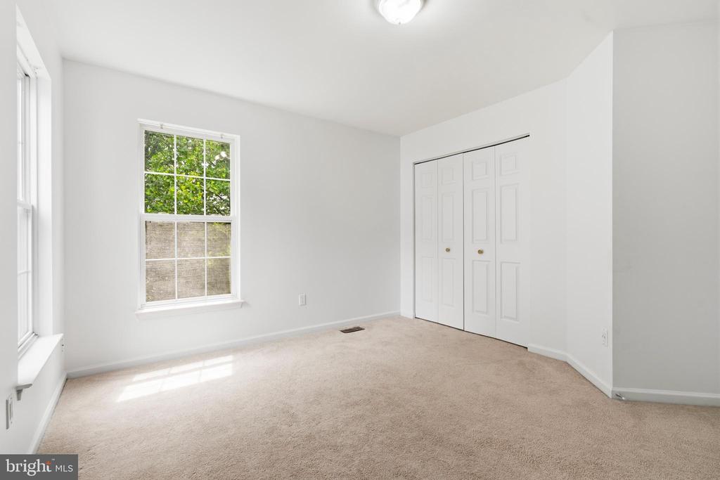 33 JADE DRIVE