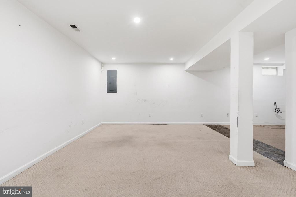 33 JADE DRIVE