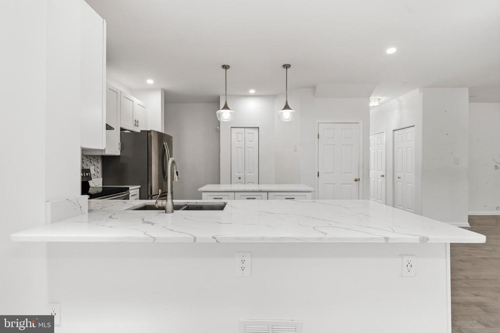 33 JADE DRIVE