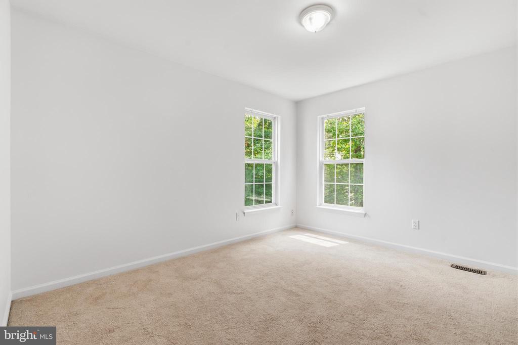 33 JADE DRIVE