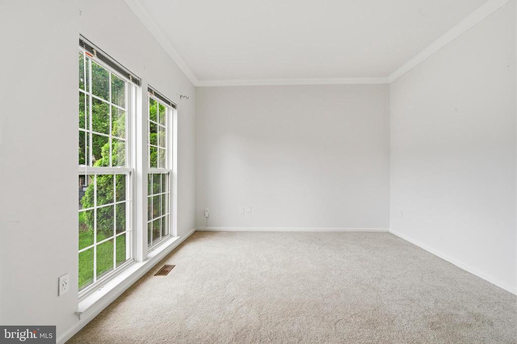 33 JADE DRIVE