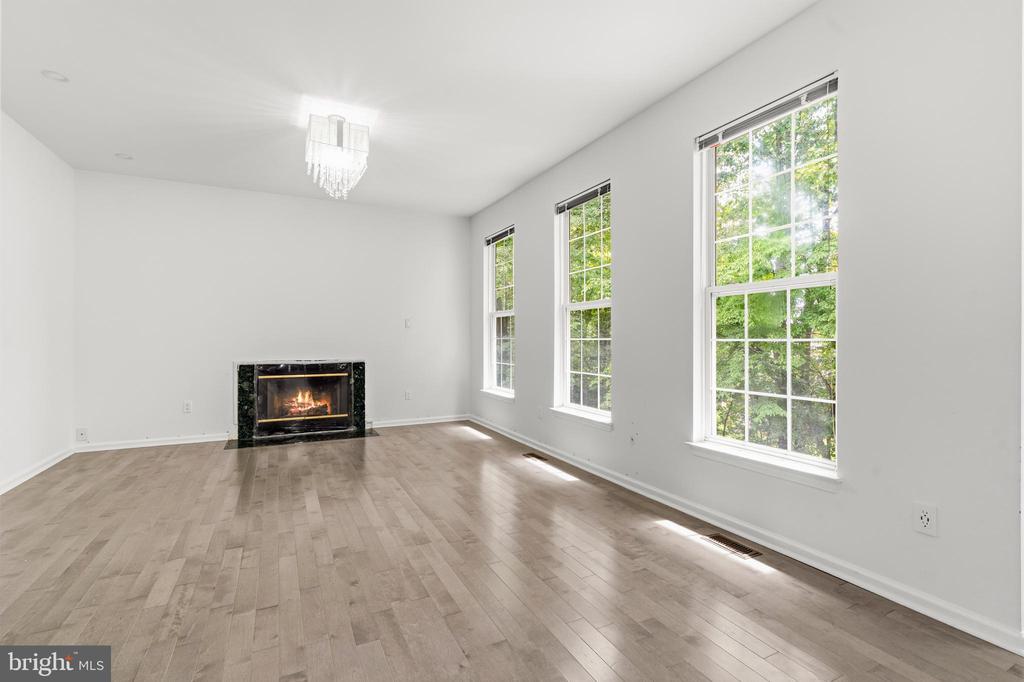 33 JADE DRIVE