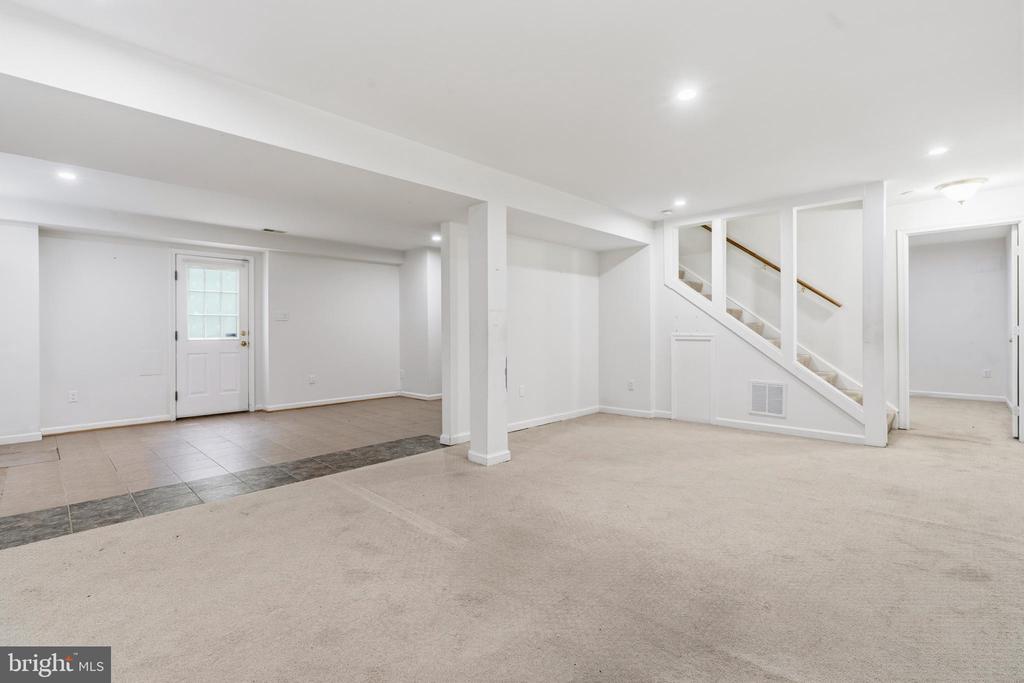 33 JADE DRIVE