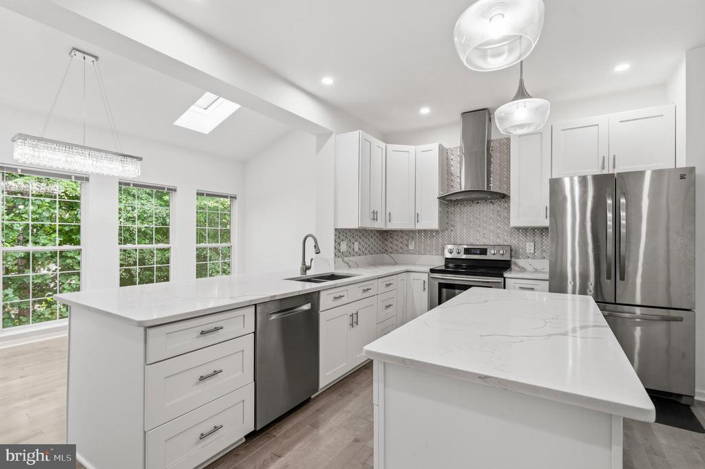33 JADE DRIVE