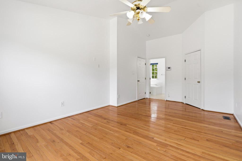 33 JADE DRIVE
