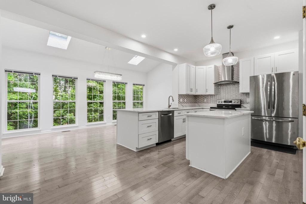 33 JADE DRIVE