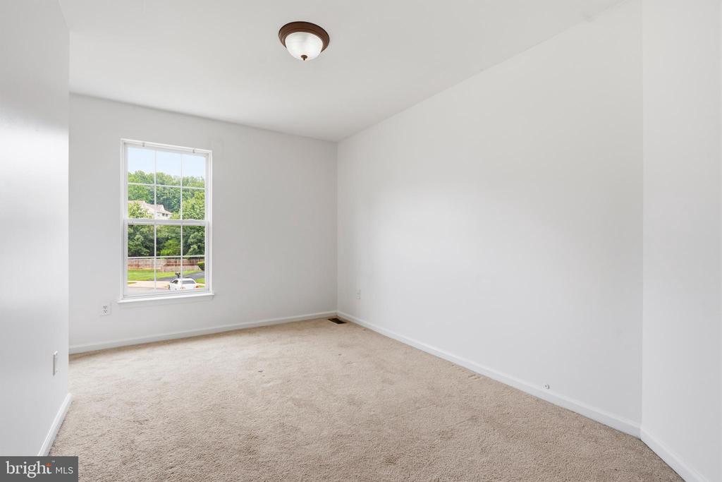 33 JADE DRIVE