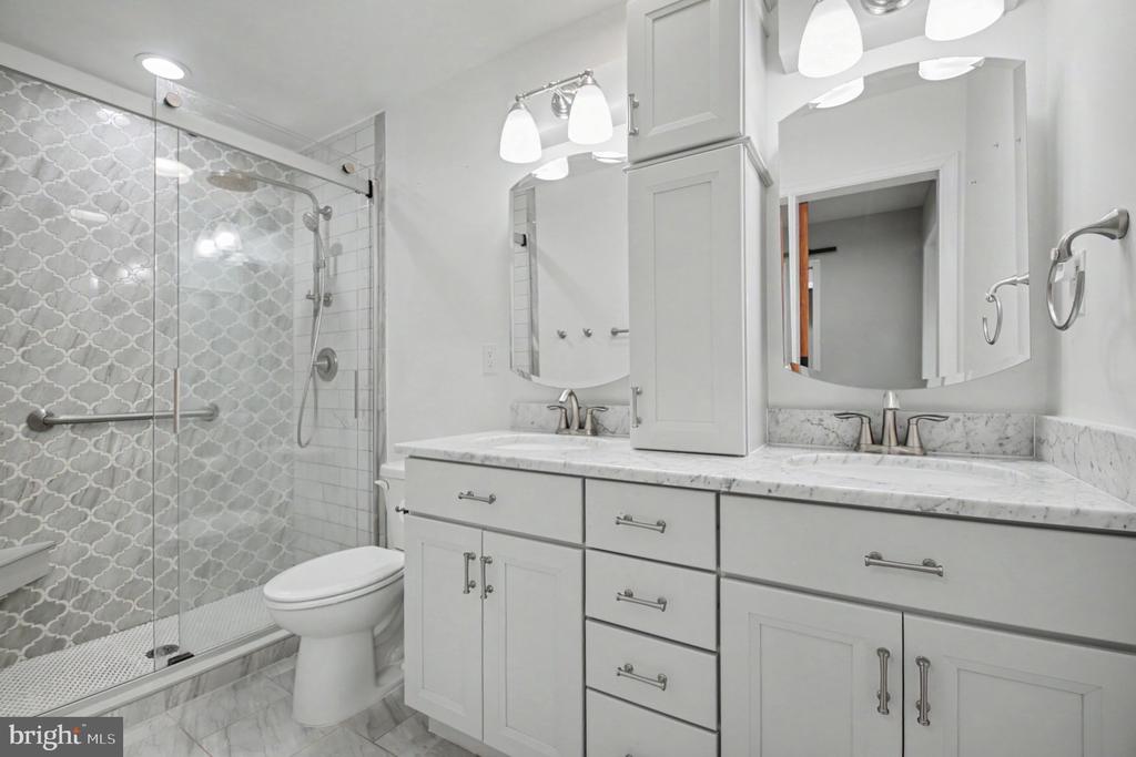 1100 JOHN PAUL JONES DRIVE
