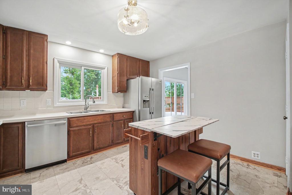 1100 JOHN PAUL JONES DRIVE