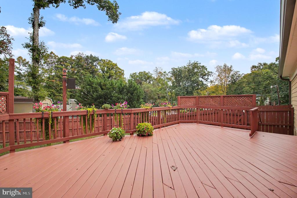 1100 JOHN PAUL JONES DRIVE