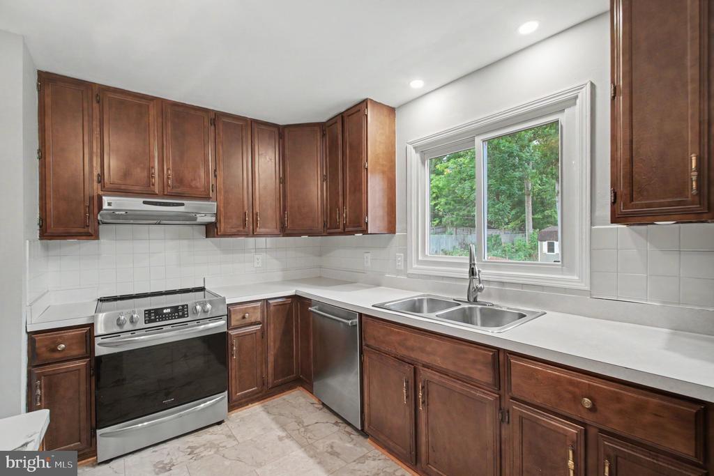 1100 JOHN PAUL JONES DRIVE