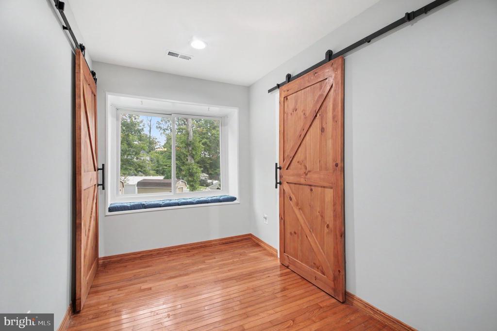 1100 JOHN PAUL JONES DRIVE