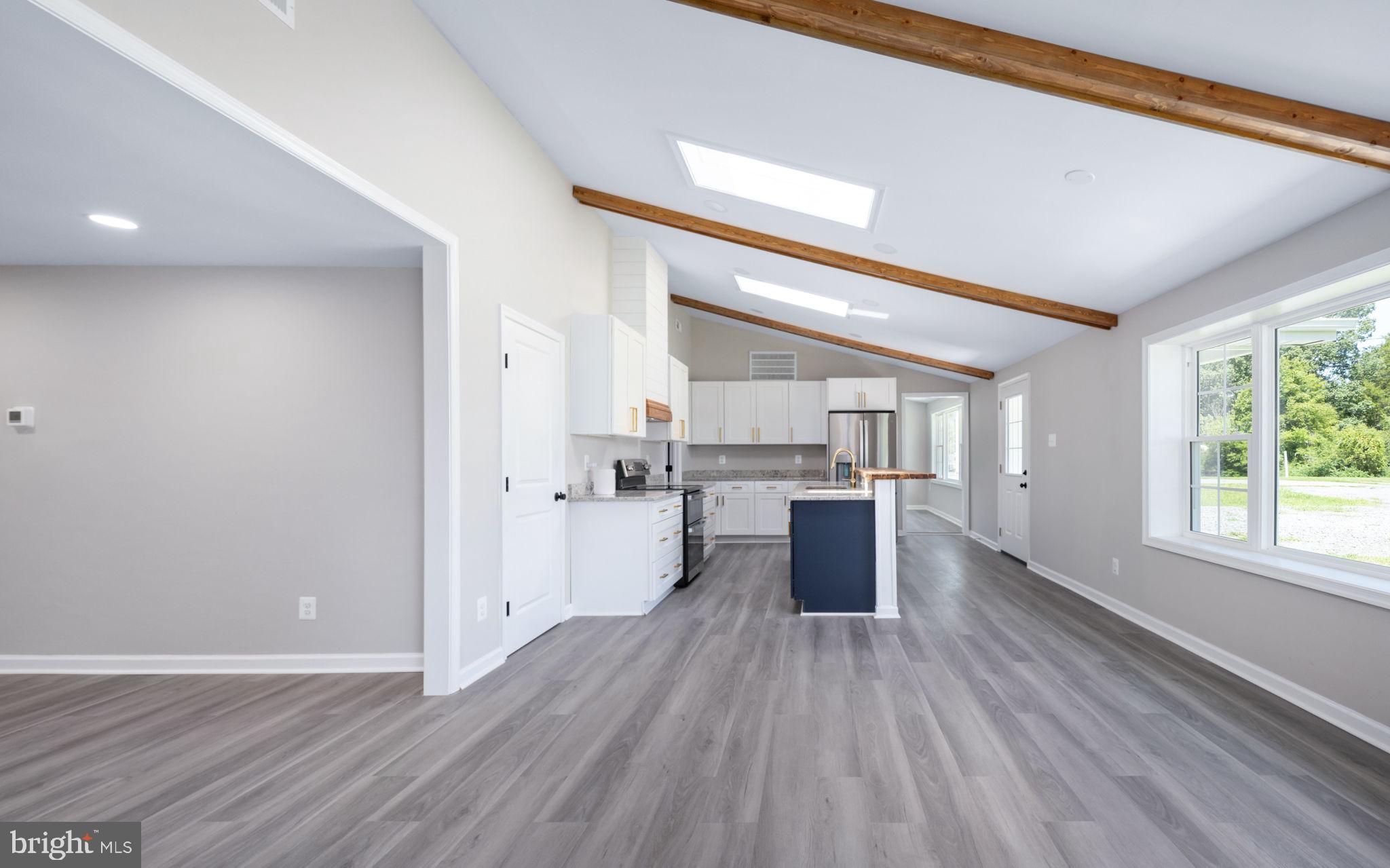 881 SHORE DRIVE