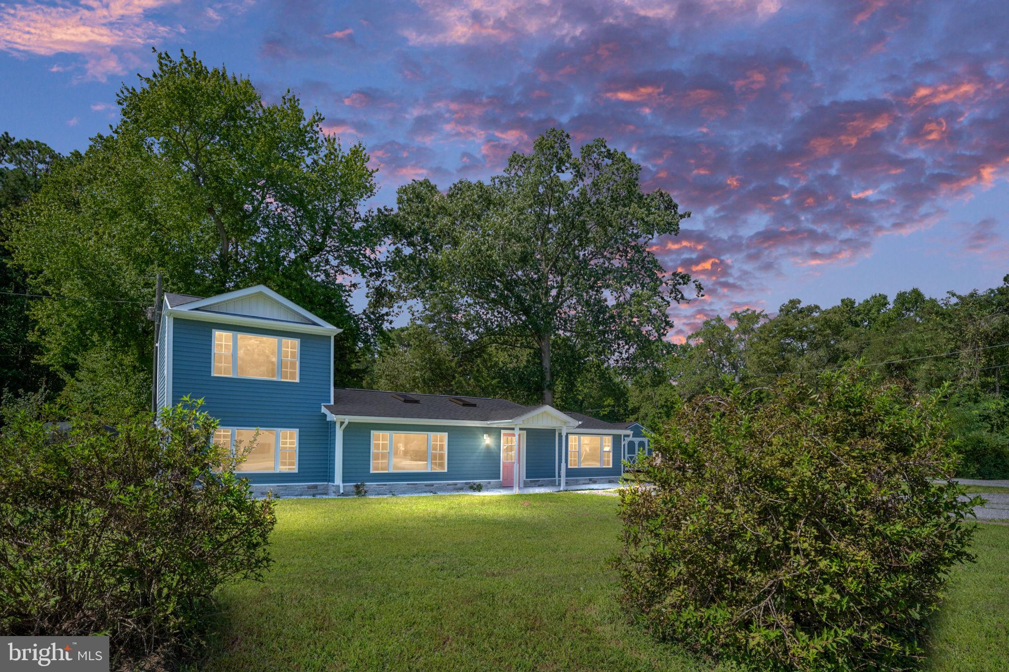 881 SHORE DRIVE