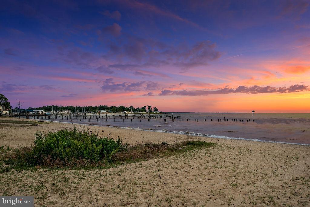 881 SHORE DRIVE