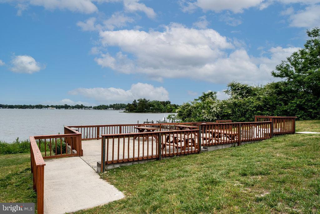 881 SHORE DRIVE