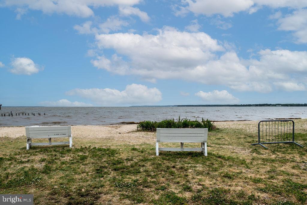 881 SHORE DRIVE