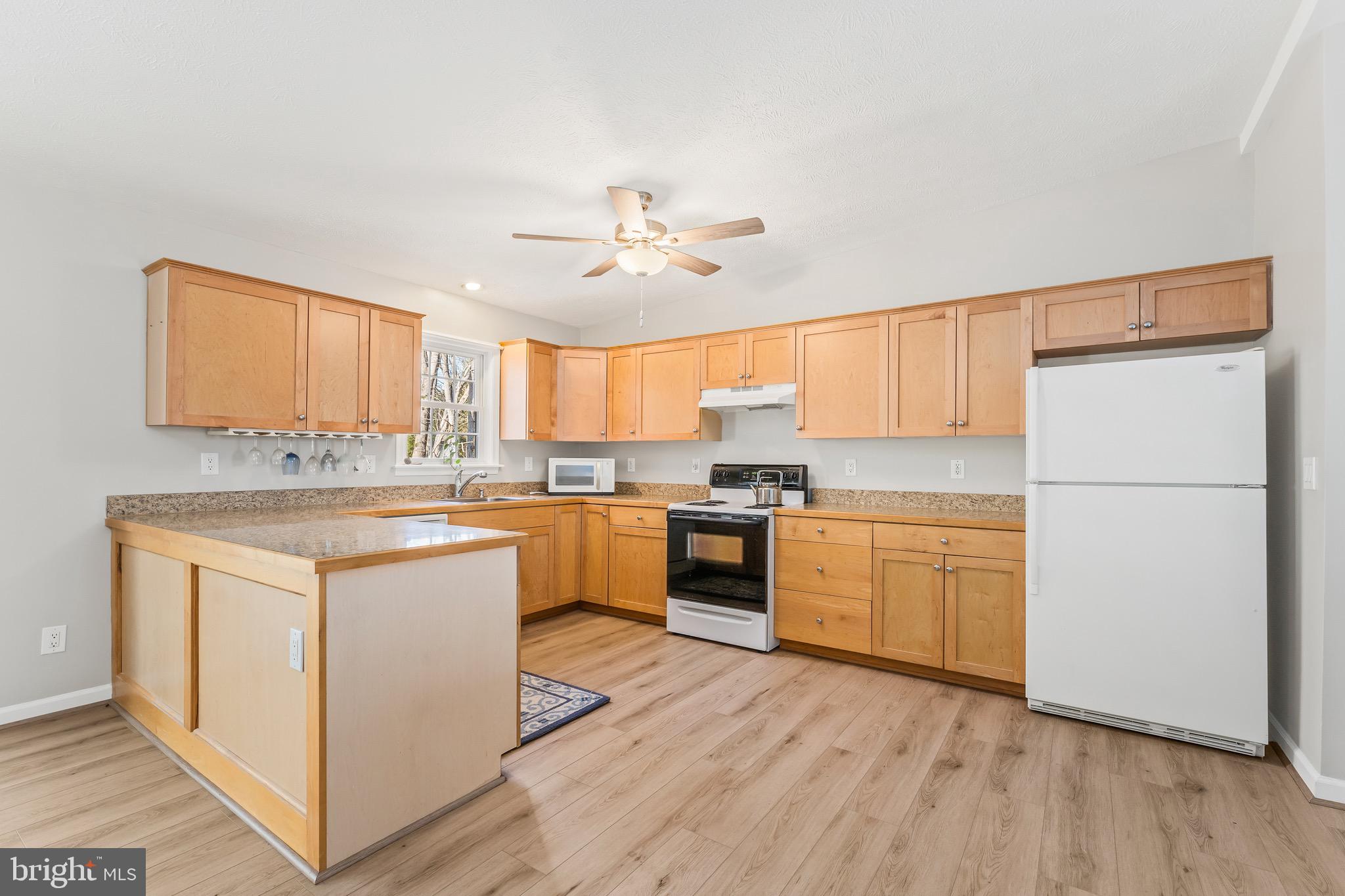 1233 HOLLY VISTA DRIVE