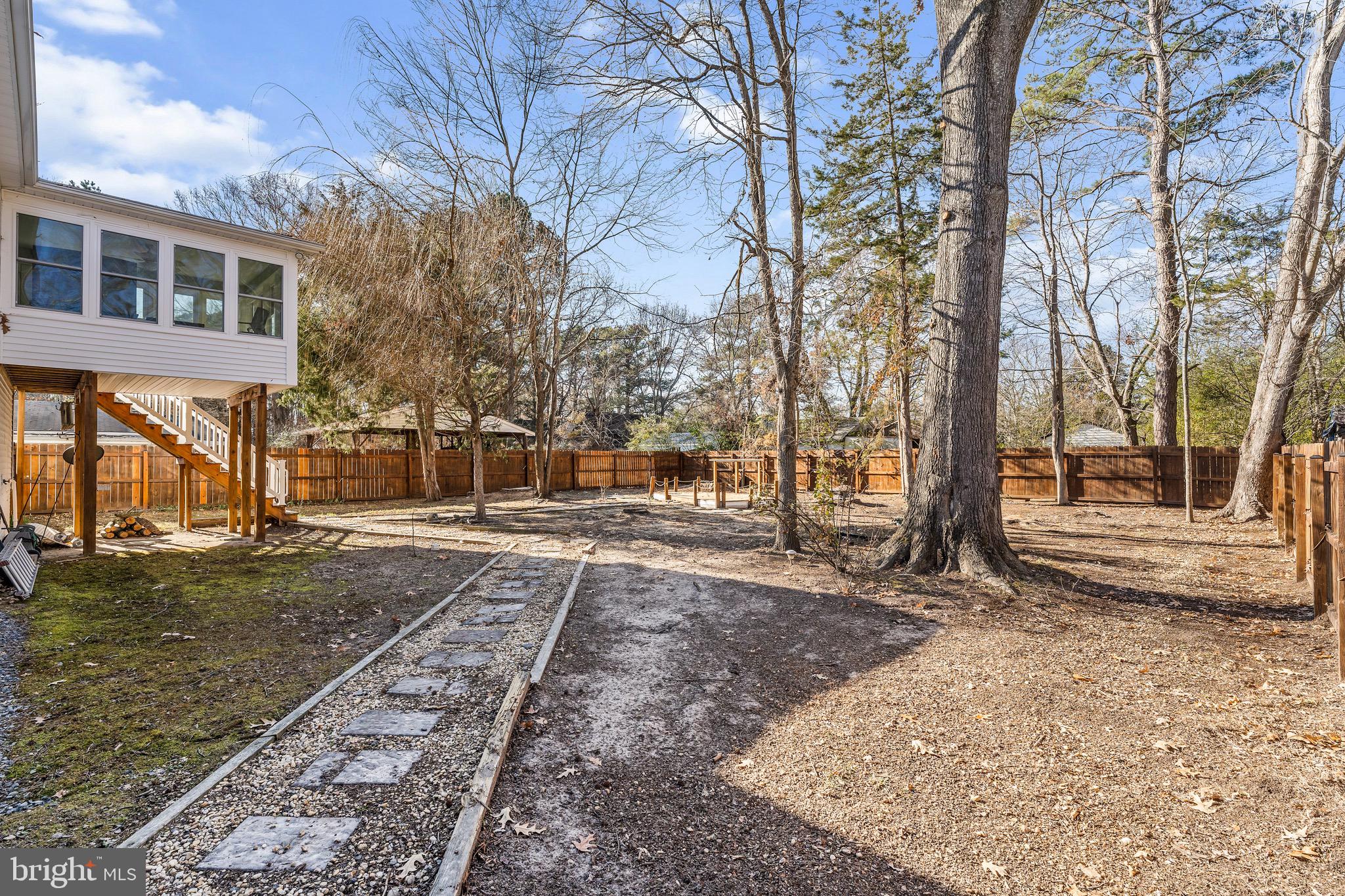 1233 HOLLY VISTA DRIVE