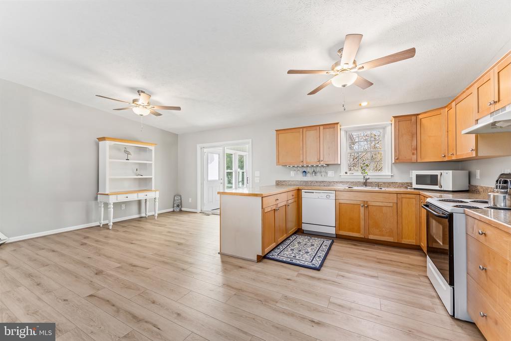 1233 HOLLY VISTA DRIVE
