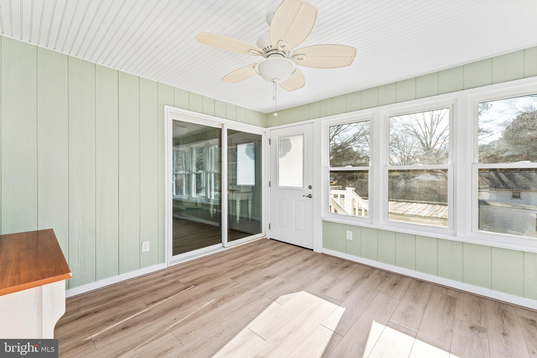 1233 HOLLY VISTA DRIVE