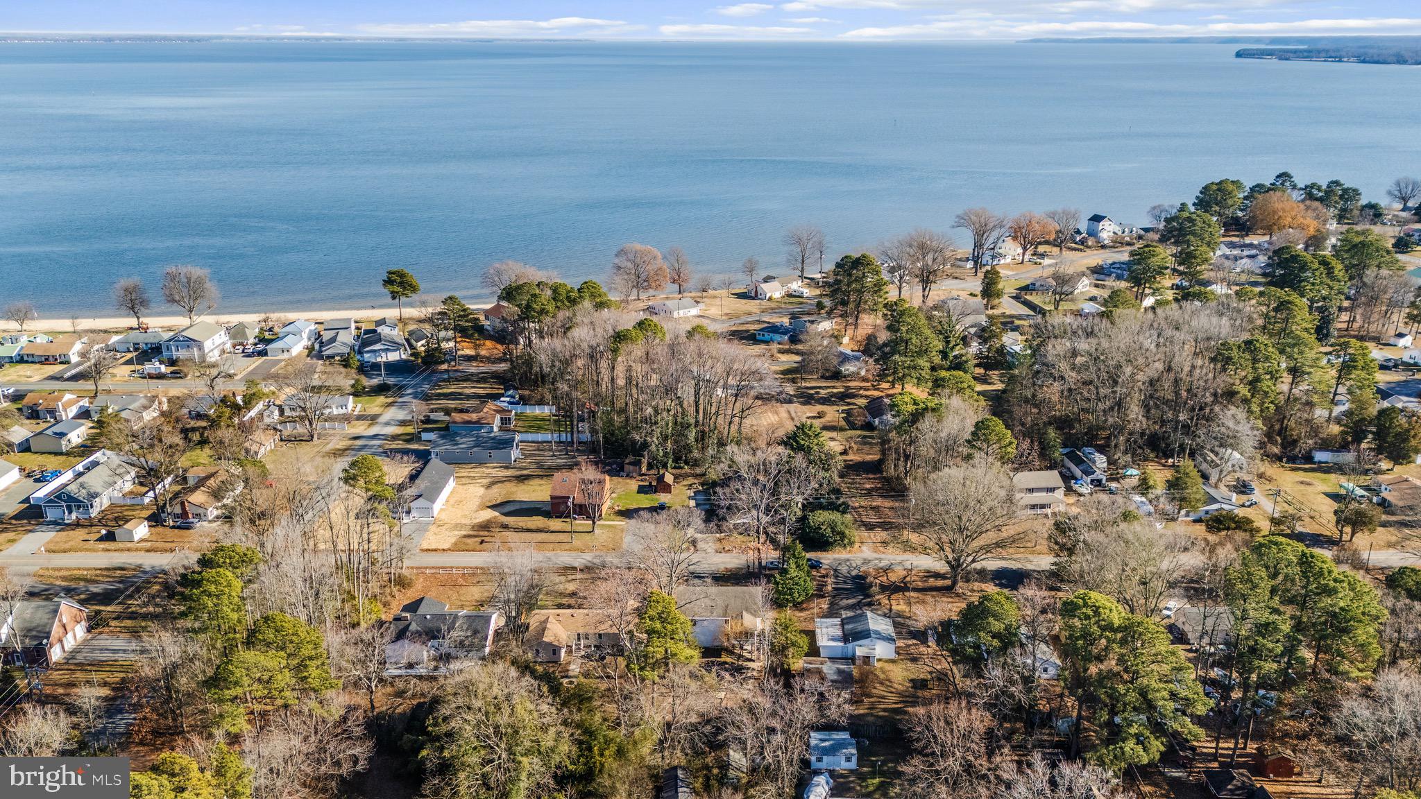 1233 HOLLY VISTA DRIVE