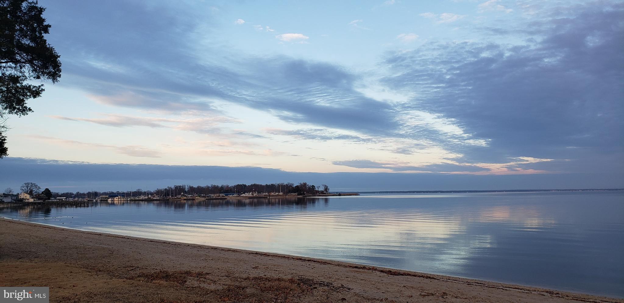 1233 HOLLY VISTA DRIVE