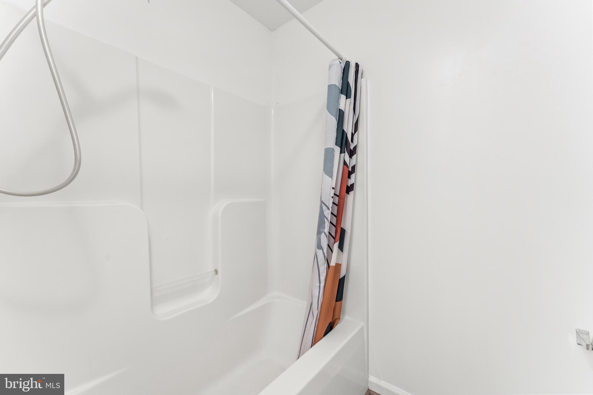 1233 HOLLY VISTA DRIVE