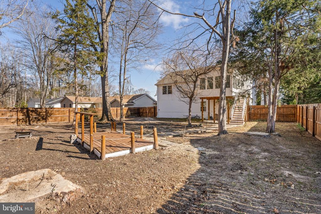 1233 HOLLY VISTA DRIVE