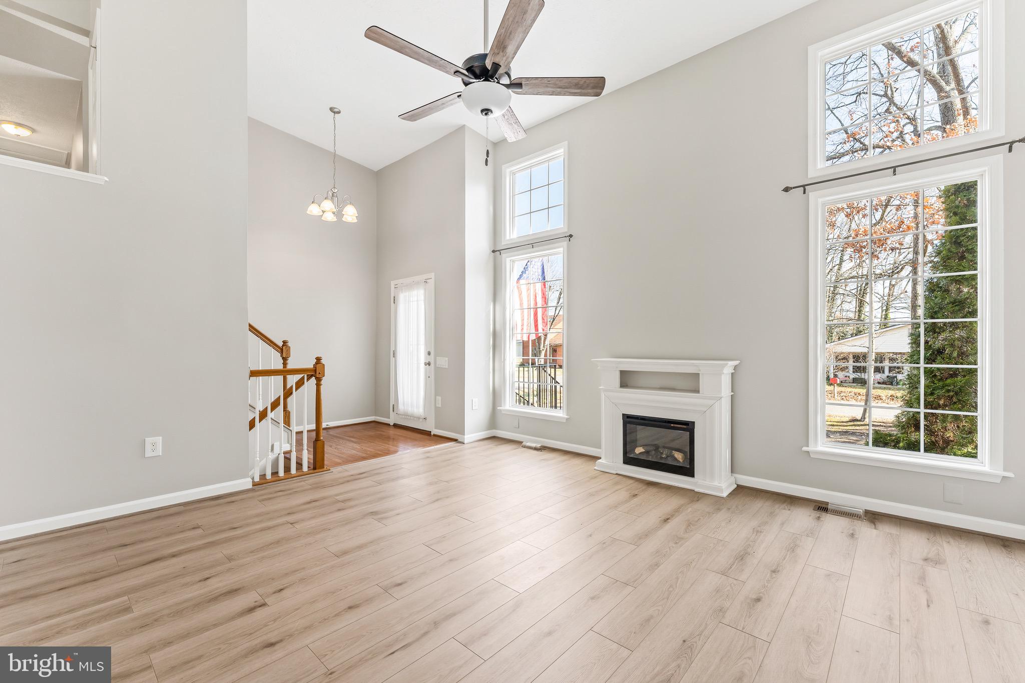 1233 HOLLY VISTA DRIVE