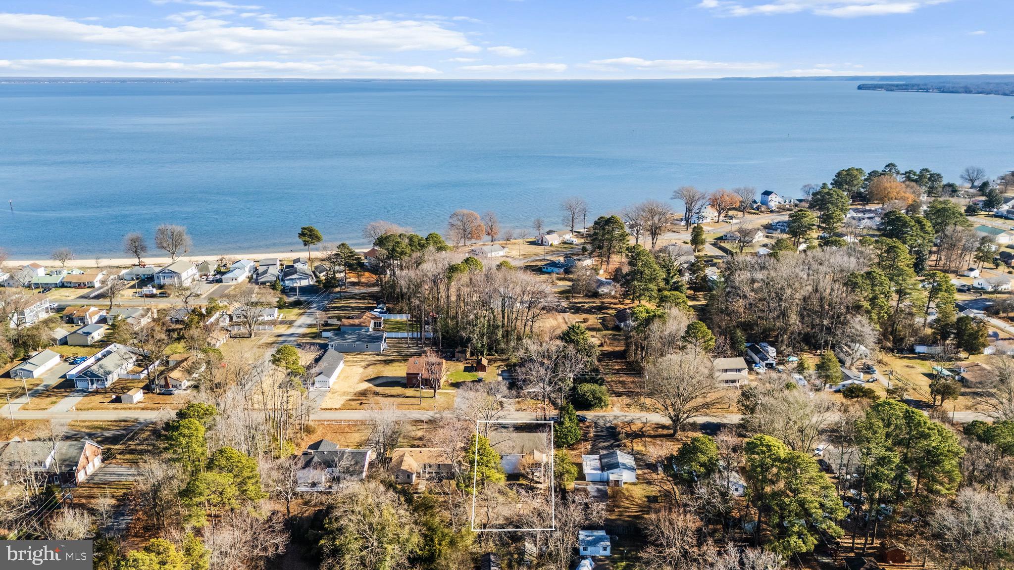 1233 HOLLY VISTA DRIVE