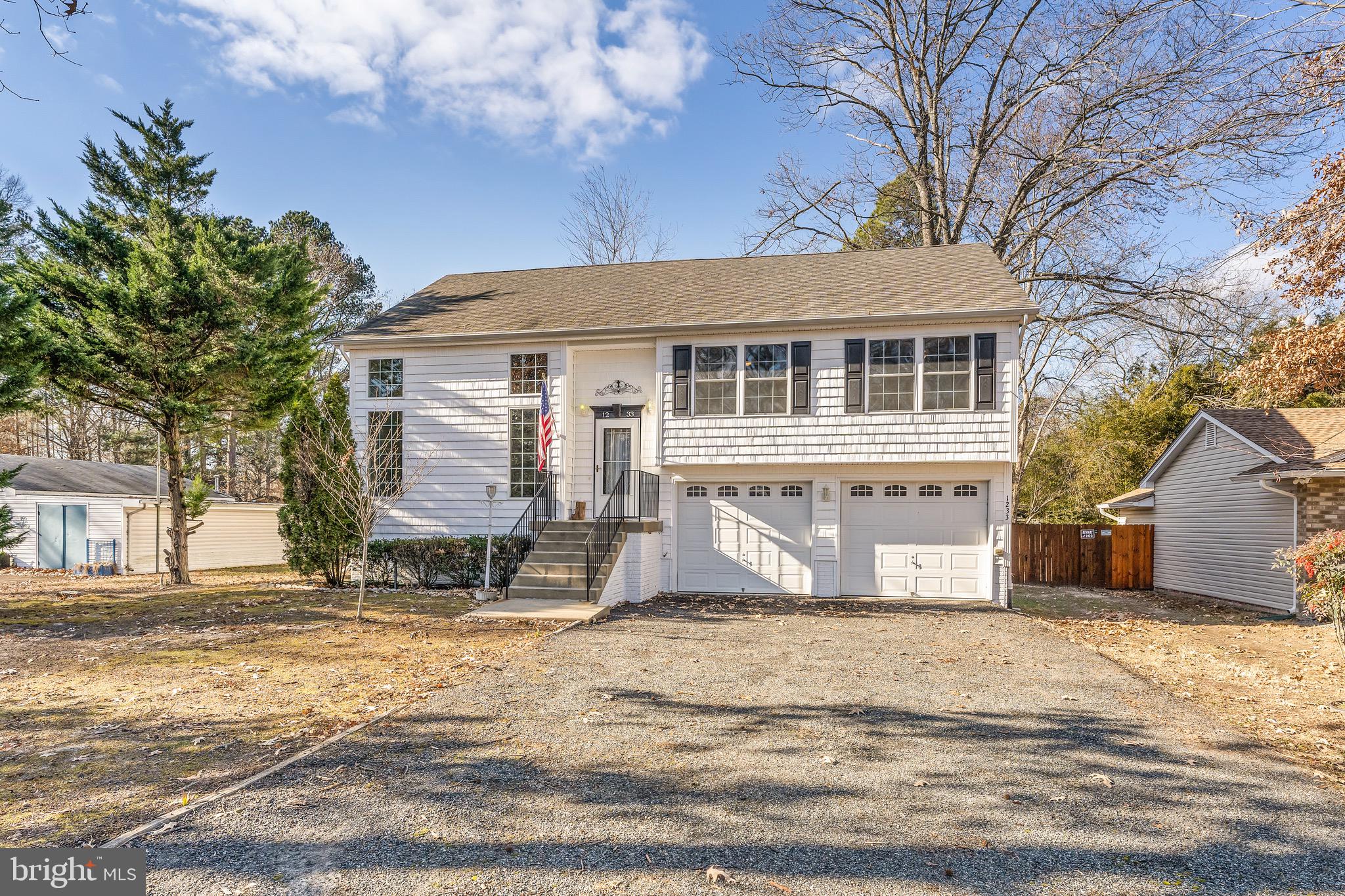 1233 HOLLY VISTA DRIVE