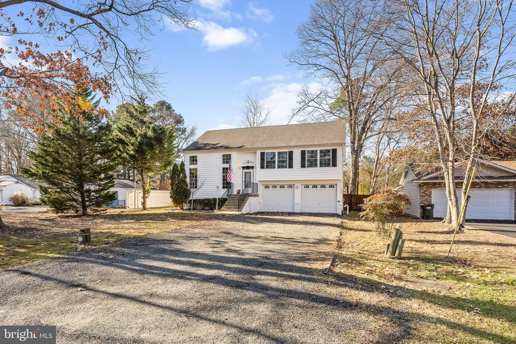 1233 HOLLY VISTA DRIVE