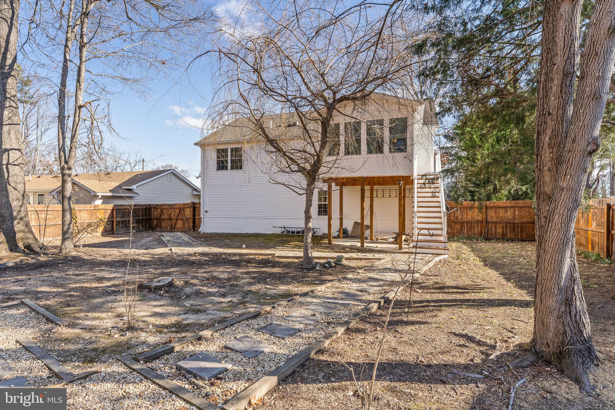 1233 HOLLY VISTA DRIVE