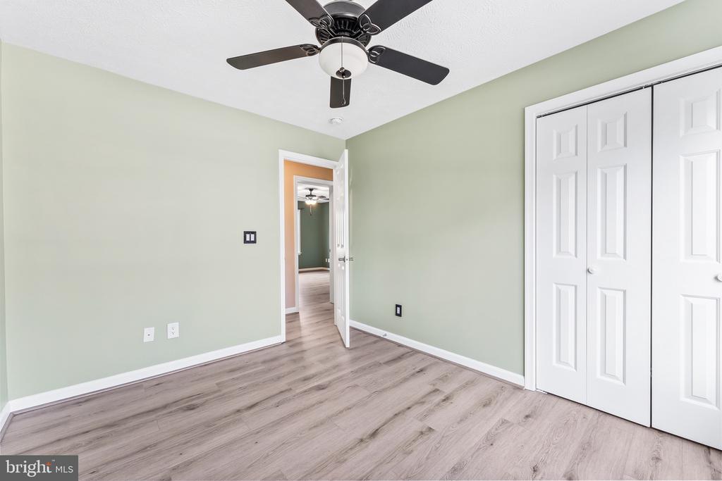1233 HOLLY VISTA DRIVE