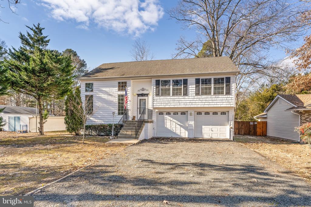 1233 HOLLY VISTA DRIVE