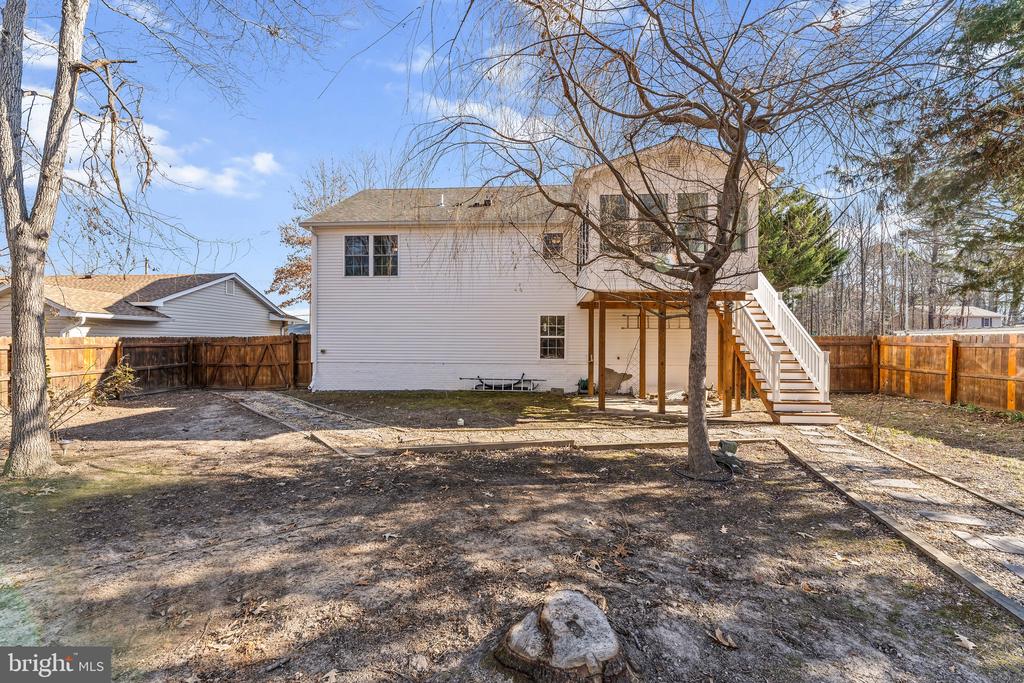 1233 HOLLY VISTA DRIVE